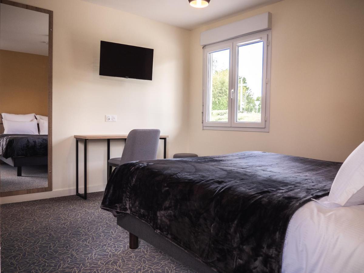 Logis Hotels Le Saint Pierre Moncoutant Экстерьер фото